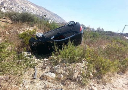 إصابة مواطنان بحادث سير في نابلس