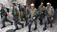 قوات الاحتلال الخاصة تقتحم شارع صلاح الدين وسط القدس