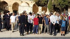 مستوطنون يواصلون اقتحام الأقصى وتعزيزات أمنية بالقدس بـ”الغفران”