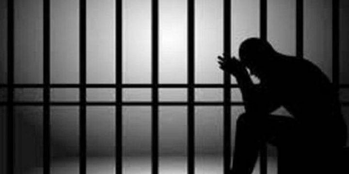 هيئة الأسرى: الاحتلال ينهي عزل الأسير حسام عمر