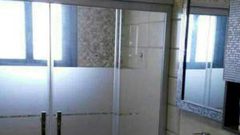 مطلوب معلم زجاج للعمل في شركة تجارة وصناعة