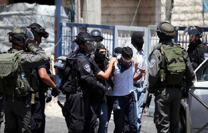 الاحتلال يعتقل مقدسيين ويقتحم حي عين اللوزة بسلوان