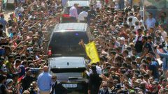 استقبال حاشد لرئيس الوزراء والوفد الحكومي المرافق له (صور)