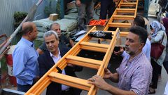 محافظ قلقيلية يسلم أدوات قطف الزيتون لتجمعات سكانية في المحافظة