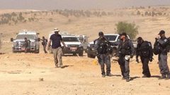 الاحتلال يخطر بهدم منزل ووقف البناء بآخر في الولجة