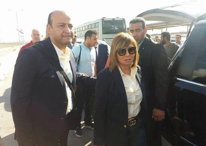 الوفد الإعلامي المصري يصل معبر بيت حانون استعدادًا لدخول غزة