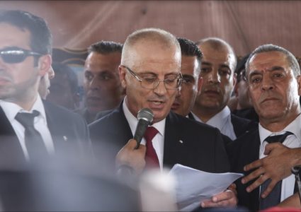 رئيس الوزراء: لن نقبل أن تزج قضيتنا في أي خلافات عربية أو دولية