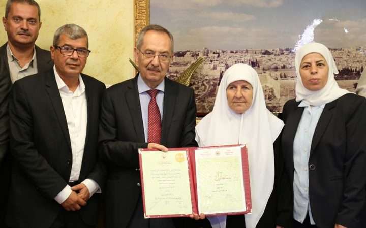 أسير محكوم 25 عاما ينال شهادة جامعية