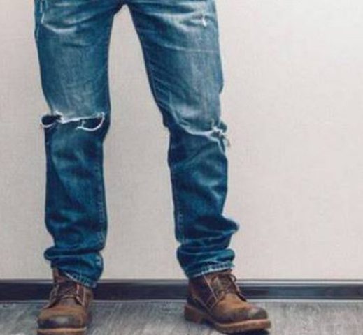 دولة عربية تمنع الصحافيين من إرتداء "الجينز"..!