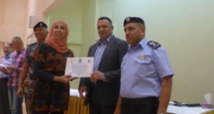 الشرطة تخرج دورة السلامة الشخصية والأمنية للصحفيين