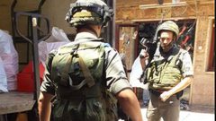 الاحتلال يداهم محلات تجارية جنوب جنين