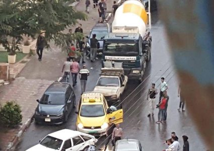 بالفيديو: انزلاق شاحنة واصطدامها بسبع مركبات وعشرات الإصابات بحوادث أخرى