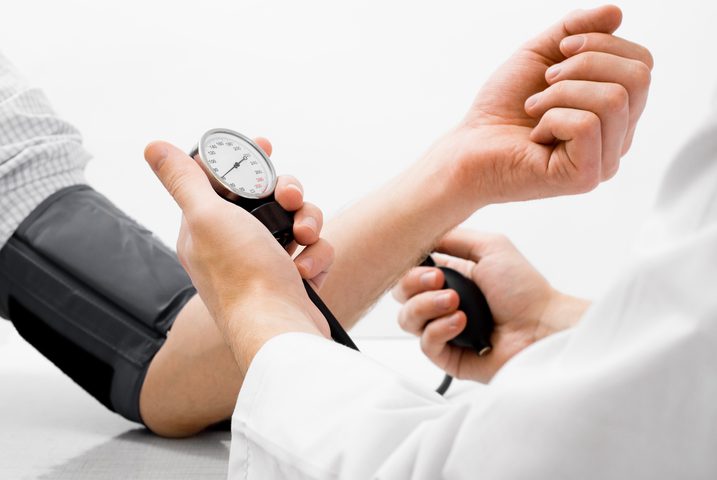 ما العلاقة بين ارتفاع ضغط الدم والخرف