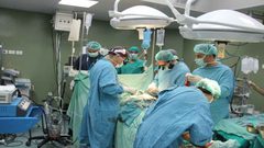 وفد طبي قطري يجري عمليات جراحية في مستشفى بجنين