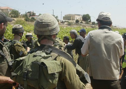 تفاصيل احتجاز  قاطفي الزيتون ومحاولة اعتقال مدير شرطة يعبد