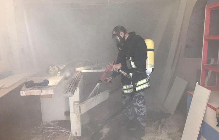 الدفاع المدني يخمد حريقاً في منجرة