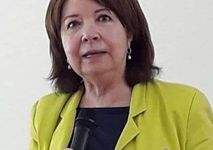 تكريم المُحَجّبات في المدارس.. تمييز مقصود