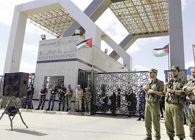 اجتماع هام الليلة .. هل فتحت أبواب تمكين الحكومة في غزة؟