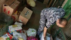 إتلاف مواد غذائية غير صالحة للاستهلاك