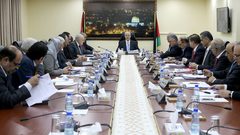 اجتماع مجلس الوزراء: قرار بإعادة هيكلة الوزارات وتعليق سفر الوزراء للخارج