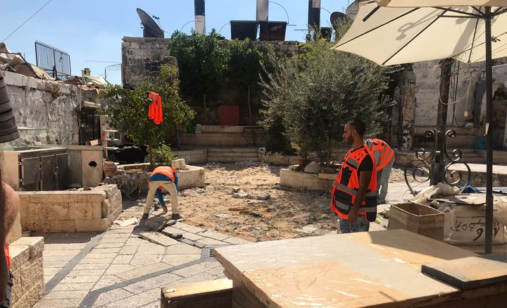 الاحتلال يشرع بأعمال حفر داخل "باب العامود"