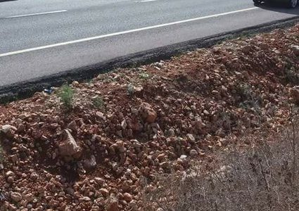 إصابة مواطنين بحادث انقلاب "جرار" جنوب شرق نابلس