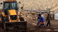 الاحتلال يخطر بهدم منزل في الولجة