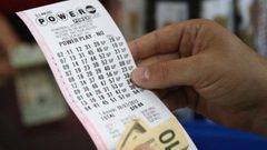 6 شبان بسطاء فازوا بـ16.5 مليون دولار.. كيف قرروا إنفاقها؟