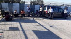 مزارعو شرق قلقيلية ممنوعون من قطف زيتونهم (صور)