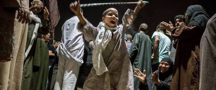 والدة الطفل الذي اشتهر بصورته: يوسف ليس مريضاً بالسرطان !