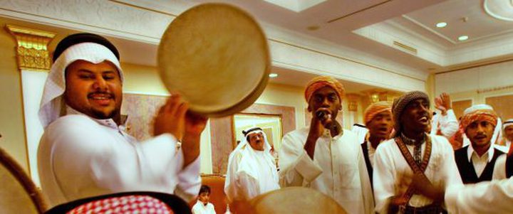 عريس يرفع قضية على أحد معازيمه !