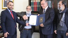 الرئيس يمنح الفنان التشكيلي سمير سلامة وسام الثقافة والعلوم والفنون