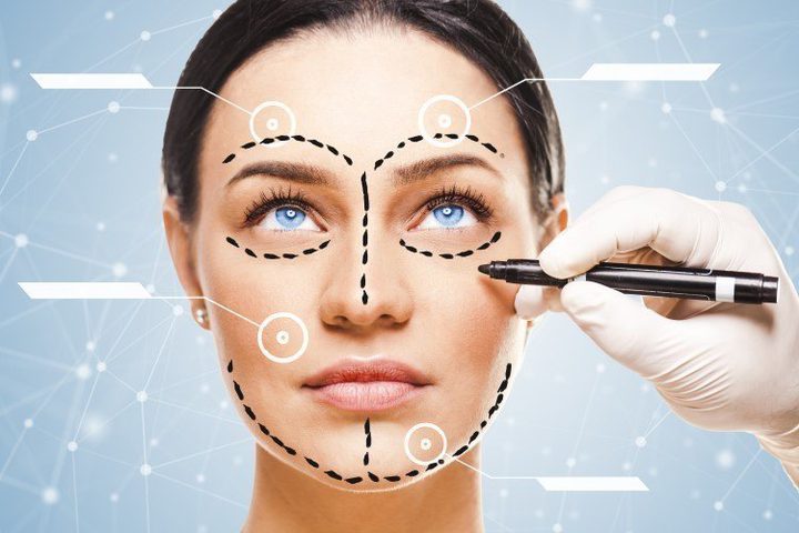 هاكرز ينشرون معلومات عن خضوع أفراد العائلة المالكة البريطانية للتجميل