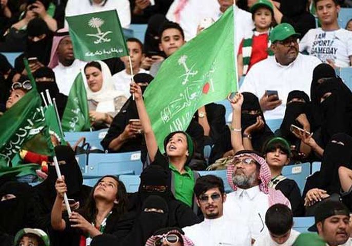 السعوديات يدخلن ملاعب كرة القدم عام 2018