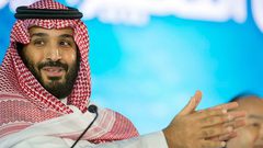 تفاصيل ليلة بن سلمان والـ500 "سيلفي"!