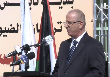 الحمد الله يضع حجر الأساس لثمانية مدارس (تقرير مصور)