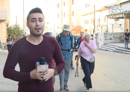 وصول مجموعة من البريطانيين مدينة الخليل من أجل التضامن مع الفلسطينين