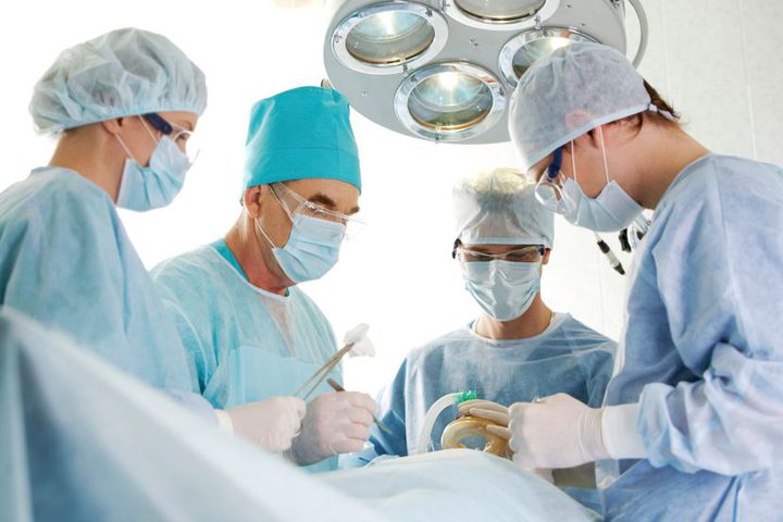 جراحة تعالج مرضى سرطان الرئة في 4 أيام