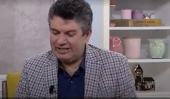 قصة لضيف في أحد البرامج التلفزيونية تبكي المذيعة والشعب التركي(فيديو)