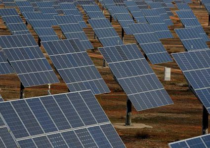 السودان يبحث بناء أكبر مزرعة للطاقة الشمسية