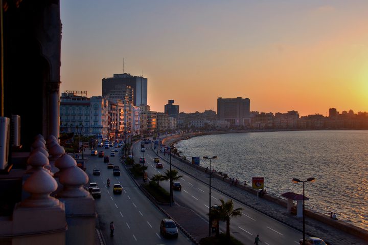 الاسكندرية مهددة بالغرق والخطر مجهول