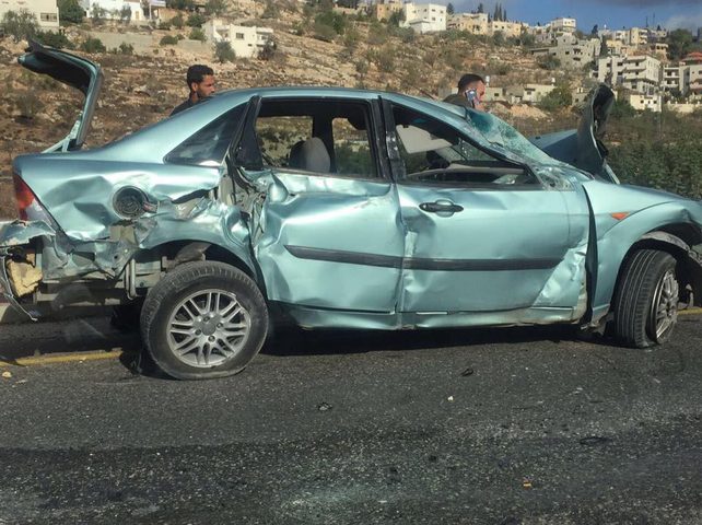 إصابة ستة مواطنين بحادث سير في نابلس