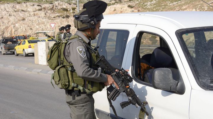 اعتقال شاب بزعم حيازته سكينا