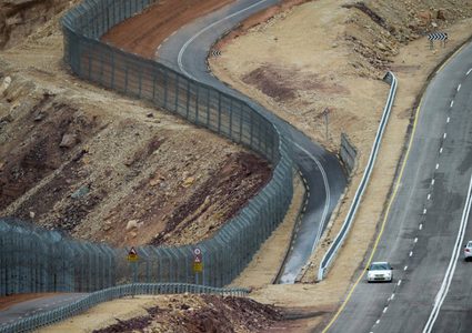 جدار أمني في إيلات بين إسرائيل والأردن(فيديو)