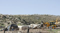 الاحتلال يهدم مبنى سكنيًا في الأغوار