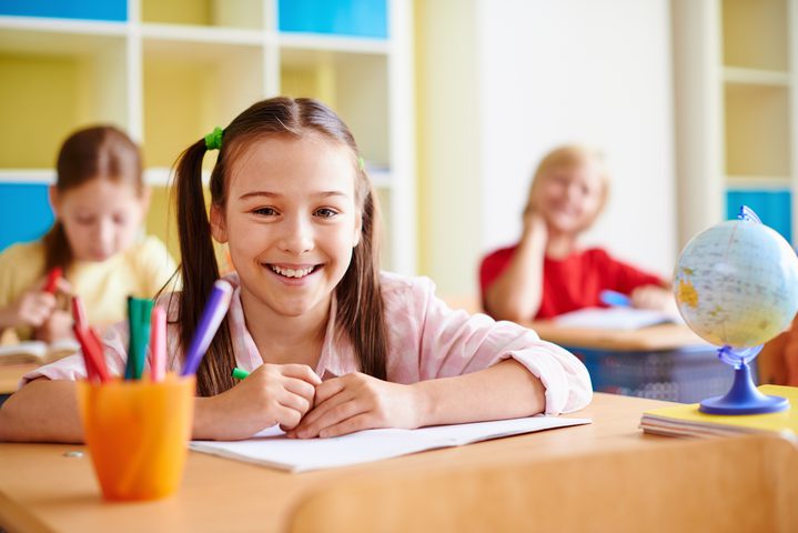تعلم الطفل لغتين يسهل تعلمه للغة ثالثة