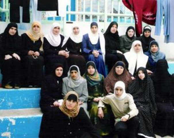 6 أسيرات مازلن رهن الاعتقال الإداري