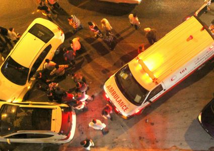 إصابة أربعة مواطنين بحادث سير في نابلس