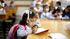 تفاصيل أزمة المنهاج الفلسطيني..والأونروا ترد