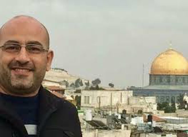 الاحتلال يفرج عن حارسًا بالأقصى بشروط